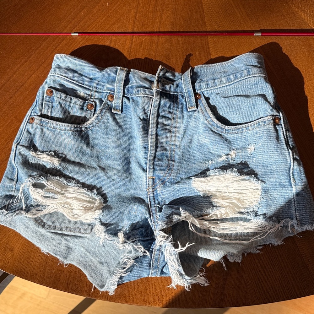 Levi 501 distressed cut off shorts size 23-24